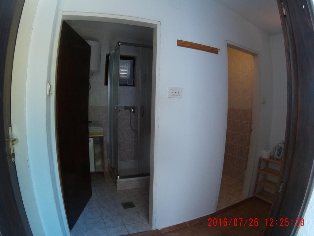 Apartman Luburic Пинезичи Экстерьер фото